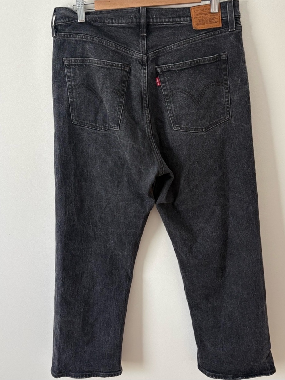 Levi's Ribcage Straight Button Fly Jeans Size 32 High Rise Gray Wash
Denim Chic - Picture 10 of 14